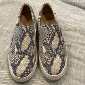 Vince Camuto leather slip ons sz. 9.5